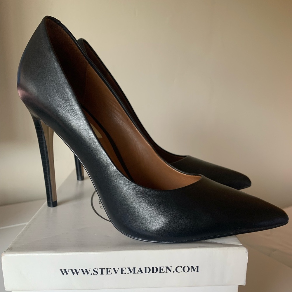 Black Leather Pointed Heel